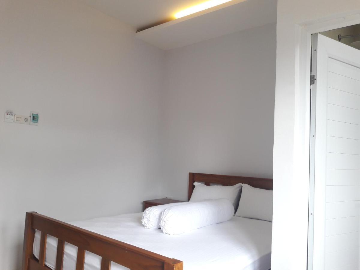 Azalia Residence Palembang Exterior photo